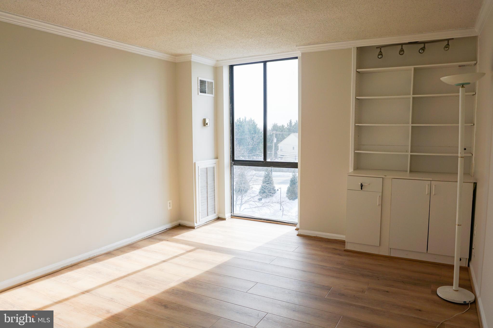 IDYLWOOD TOWERS CONDO - Residential