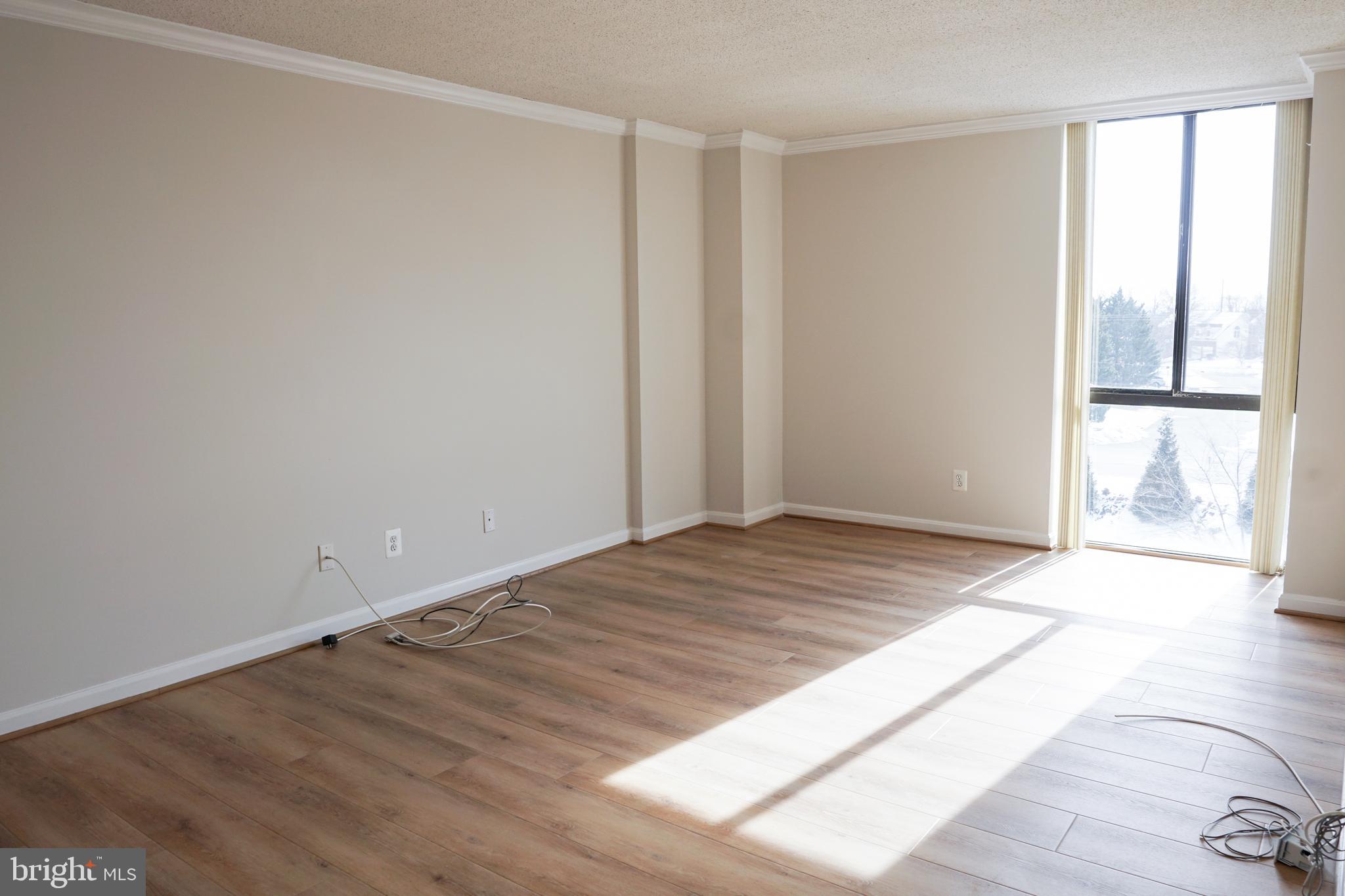 IDYLWOOD TOWERS CONDO - Residential