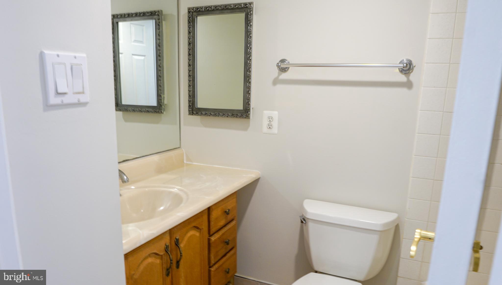 IDYLWOOD TOWERS CONDO - Residential