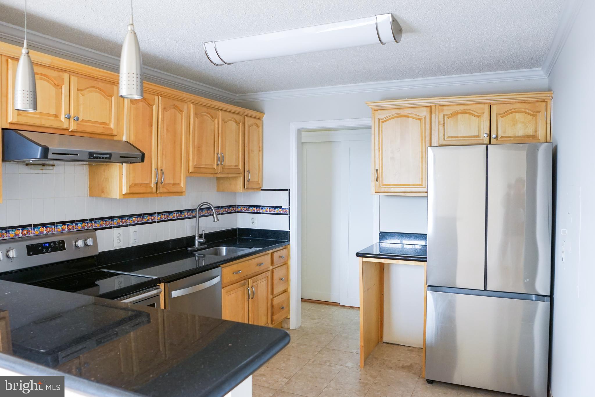 IDYLWOOD TOWERS CONDO - Residential