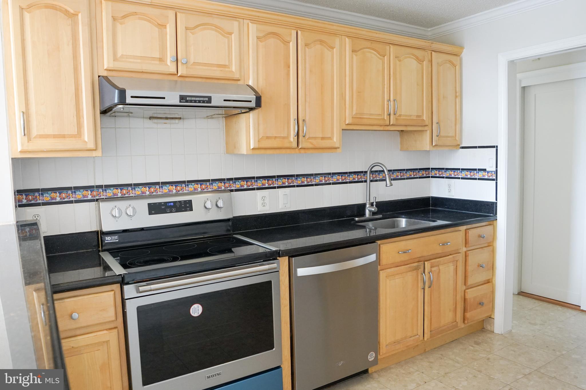 IDYLWOOD TOWERS CONDO - Residential