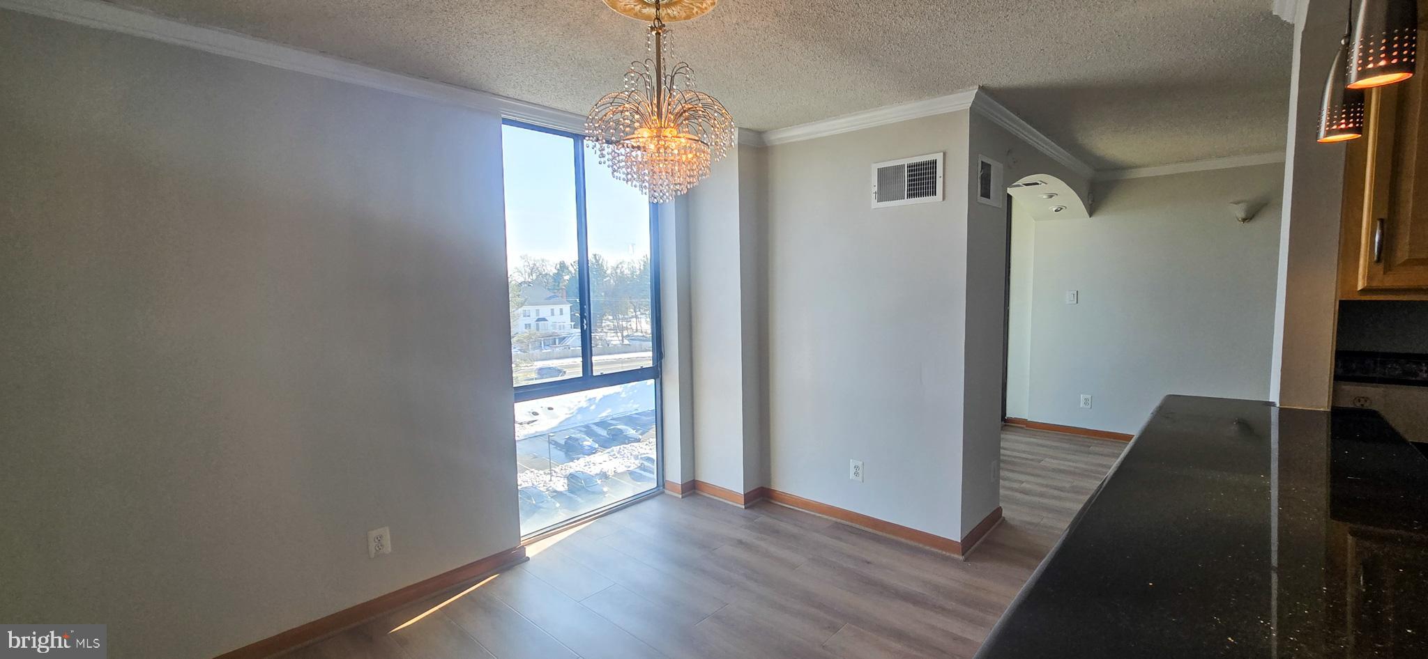 IDYLWOOD TOWERS CONDO - Residential