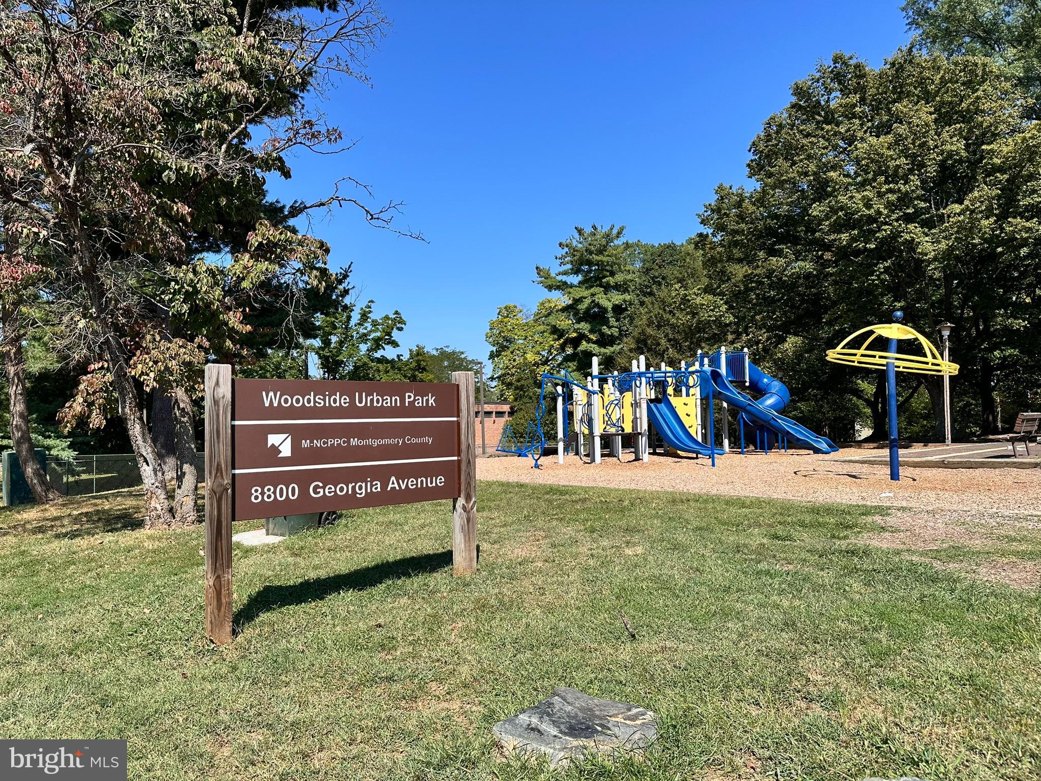 WOODSIDE - Residential