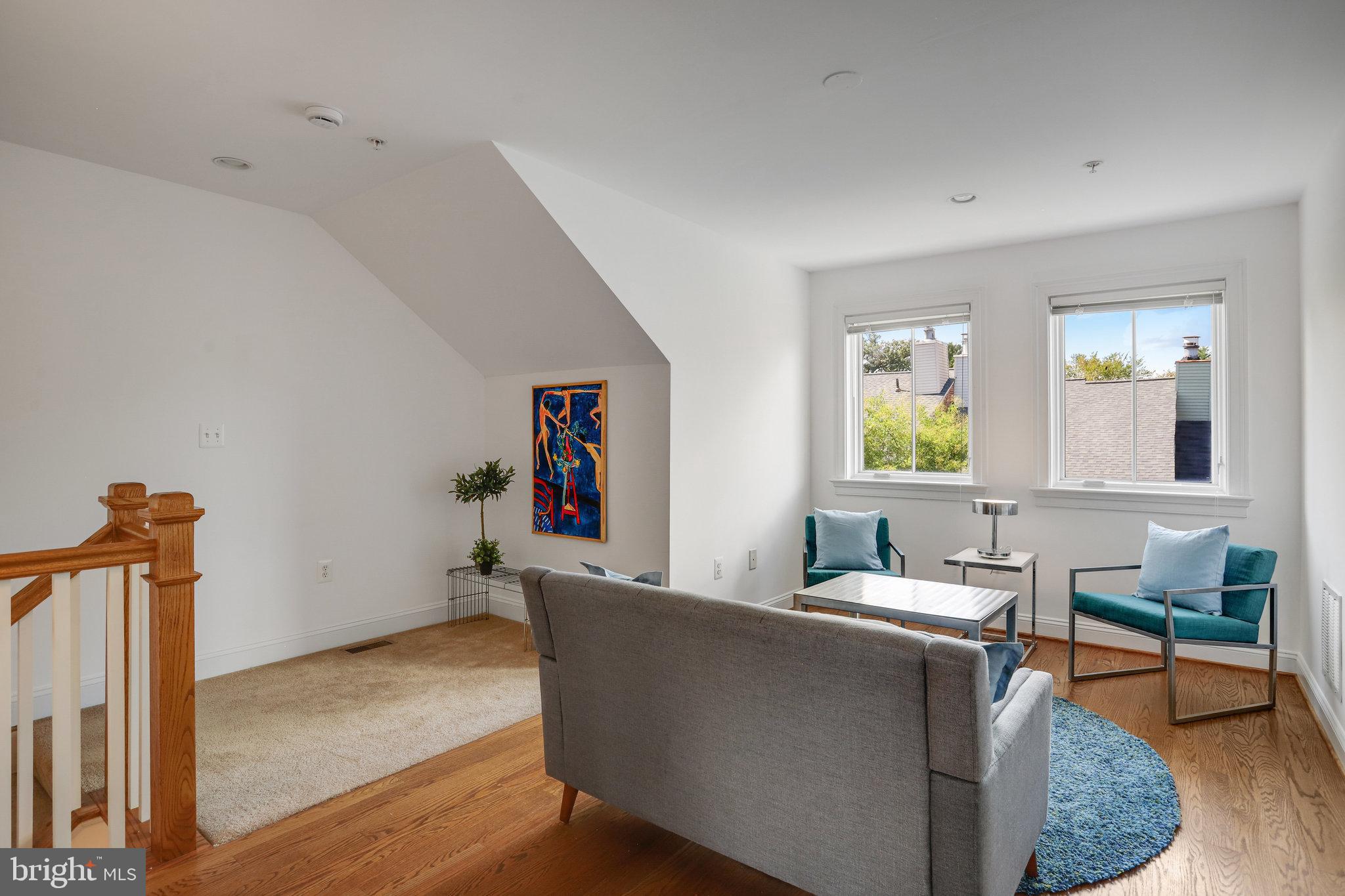 WOODSIDE - Residential