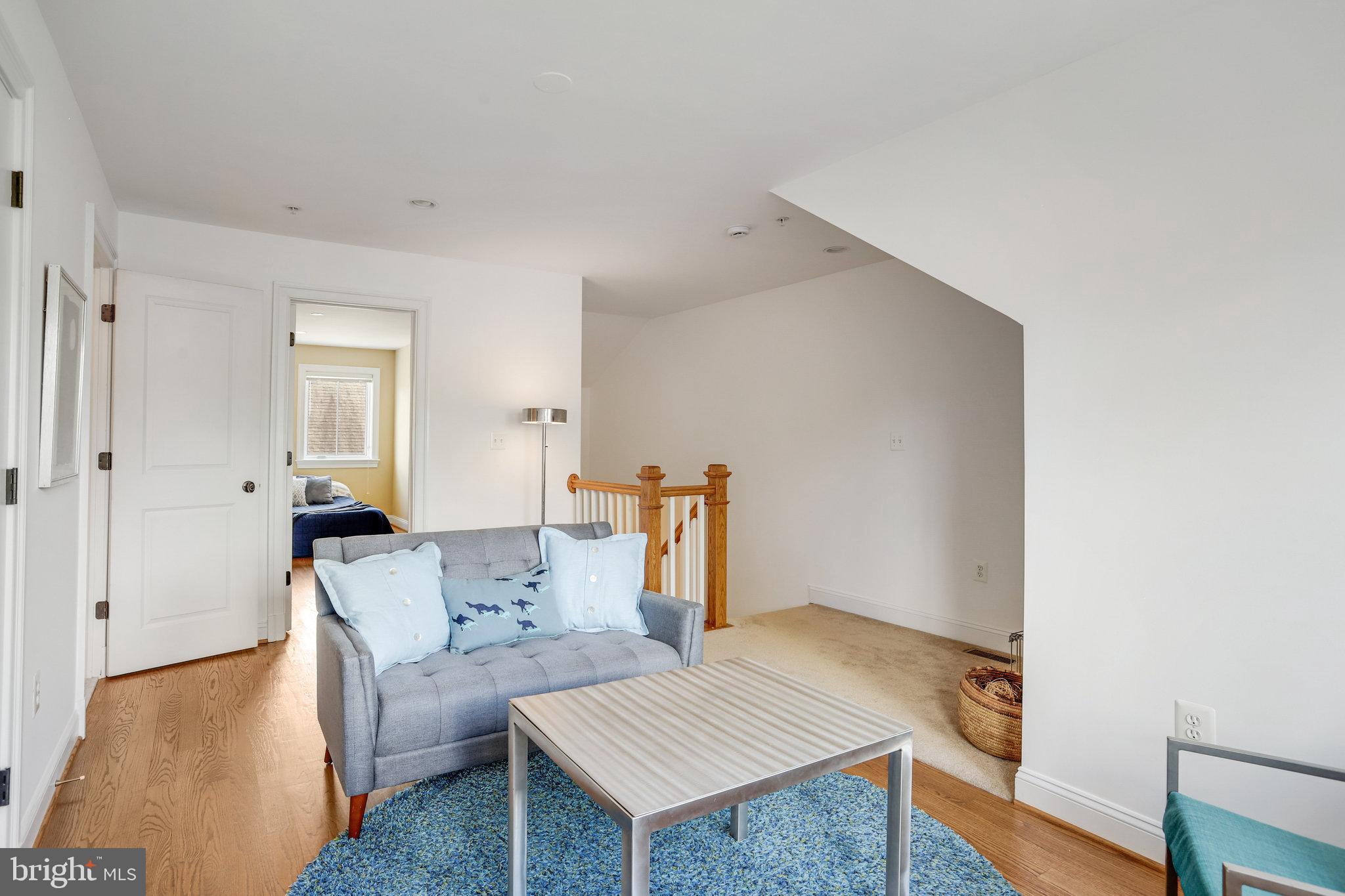 WOODSIDE - Residential