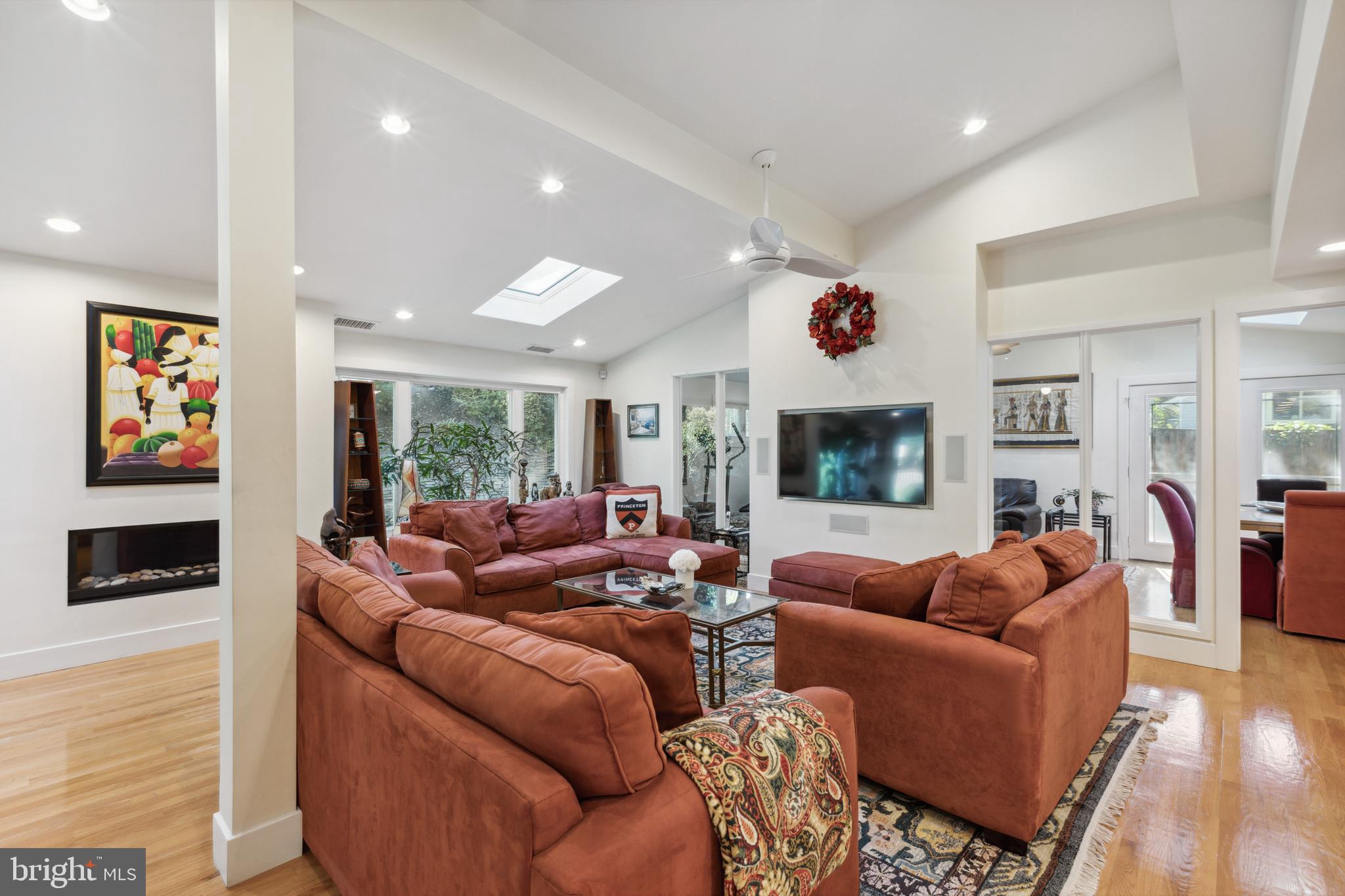 POINTER RIDGE - Residential