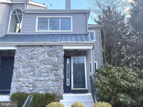 Condo For Sale - 802 Chanticleer<br/> CHERRY HILL, NJ 08003