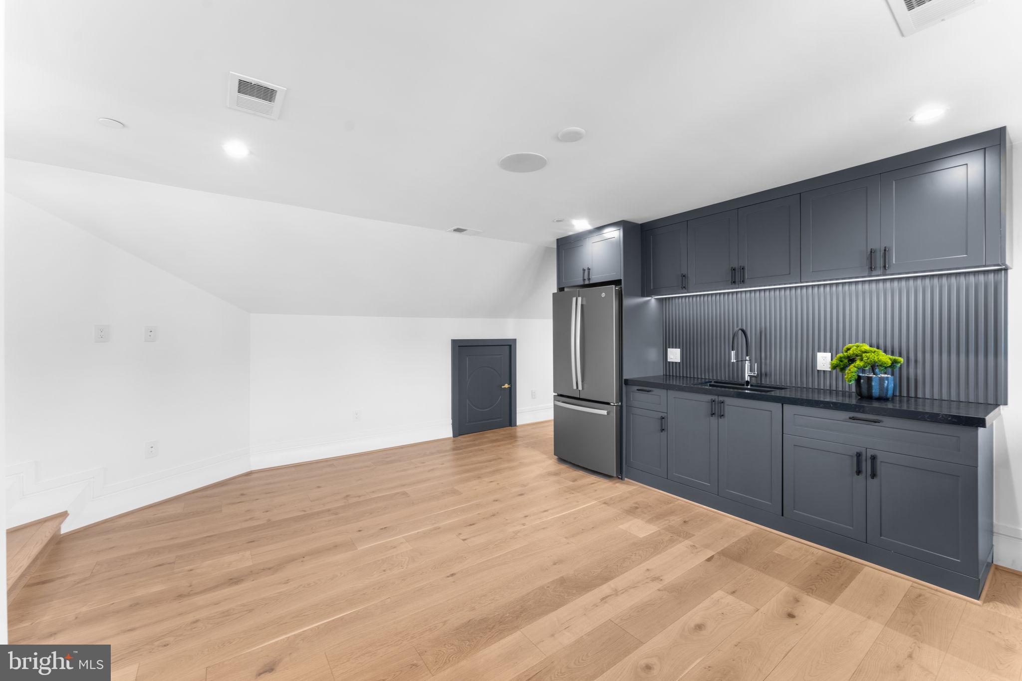 WAKEFIELD - Residential