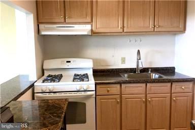 THE CHATHAM - Residential Lease