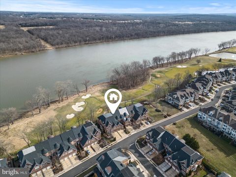18322 FAIRWAY OAKS SQUARE LEESBURG VA 20176