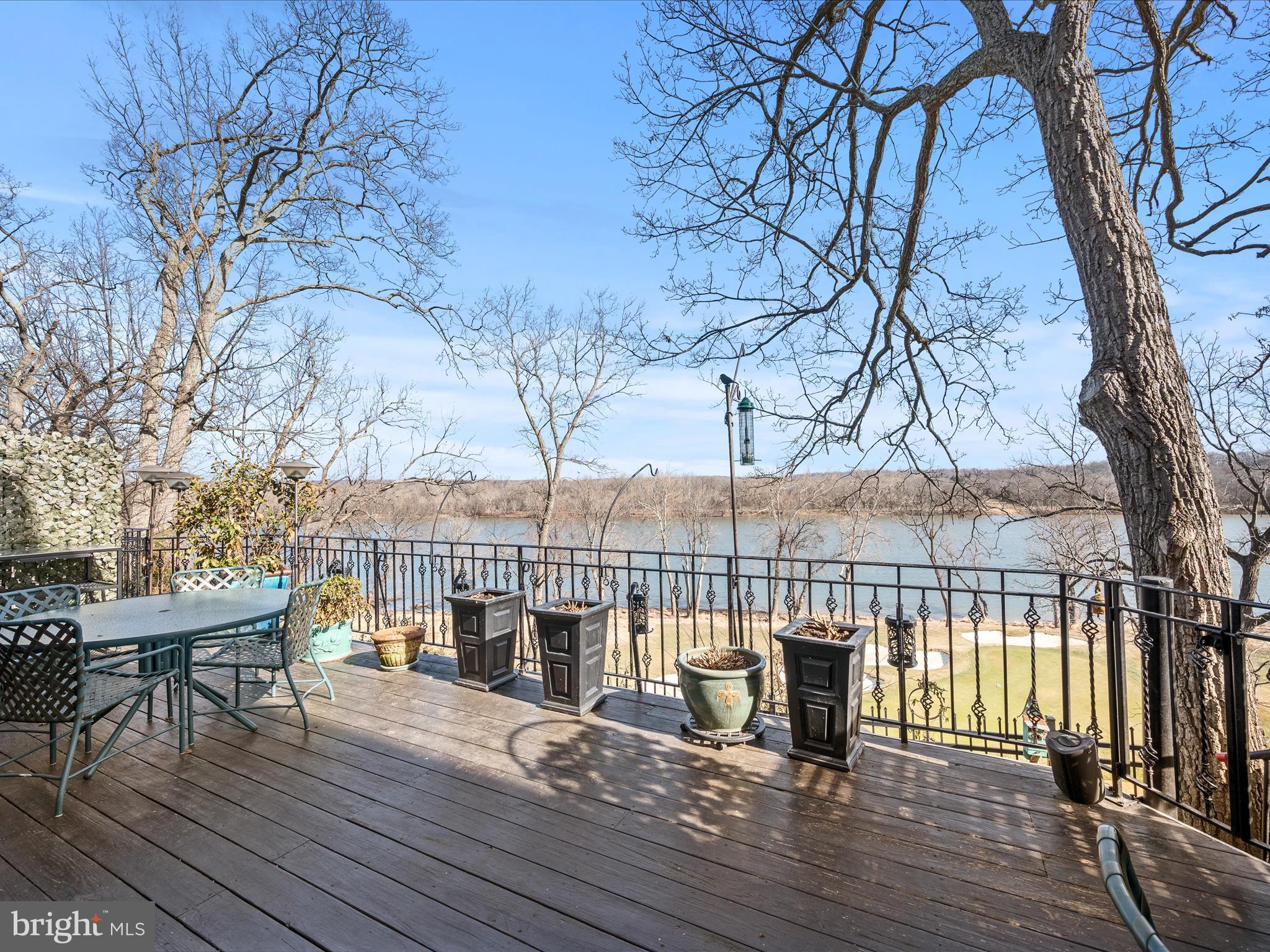 RIVER CREEK - Residential