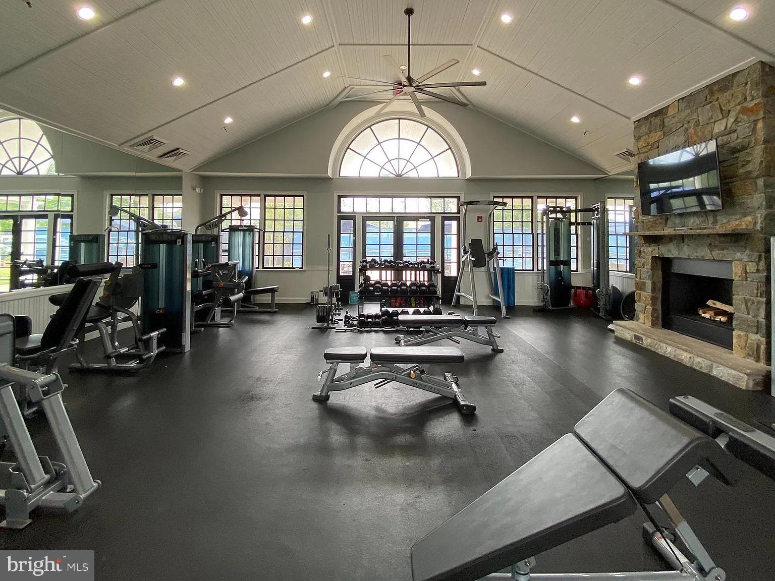 RIVER CREEK - Residential