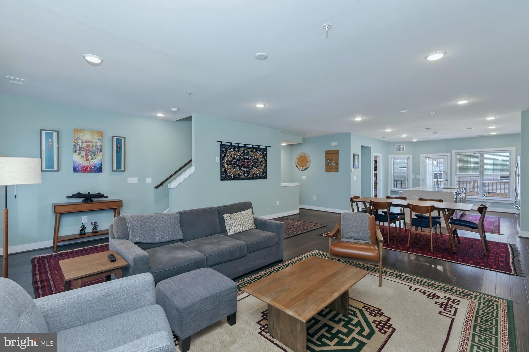 819 ROCKWELL AVENUE 819