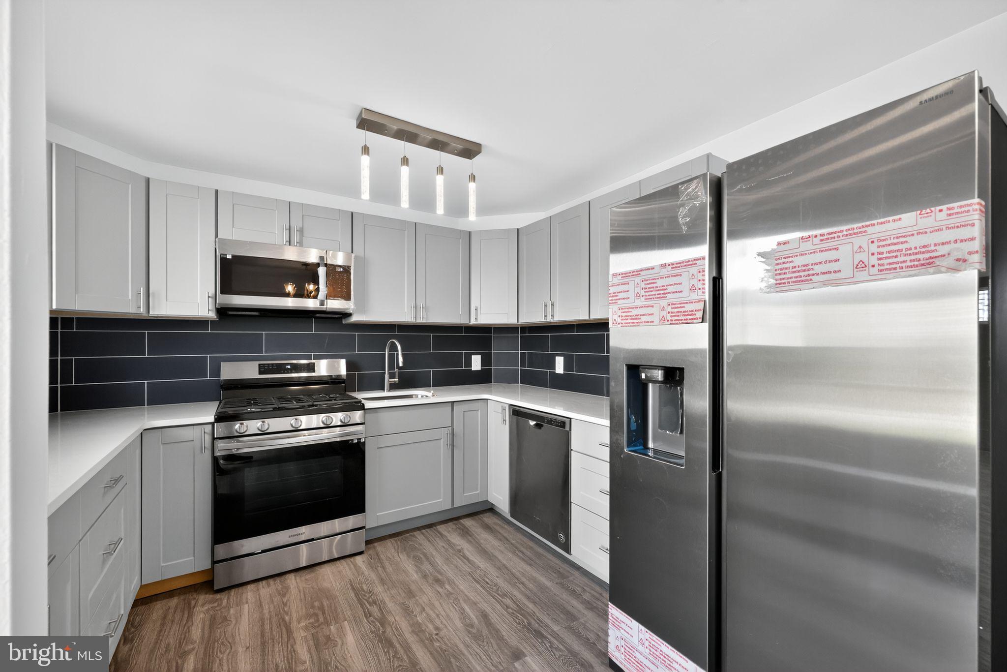 1029 W OXFORD STREET