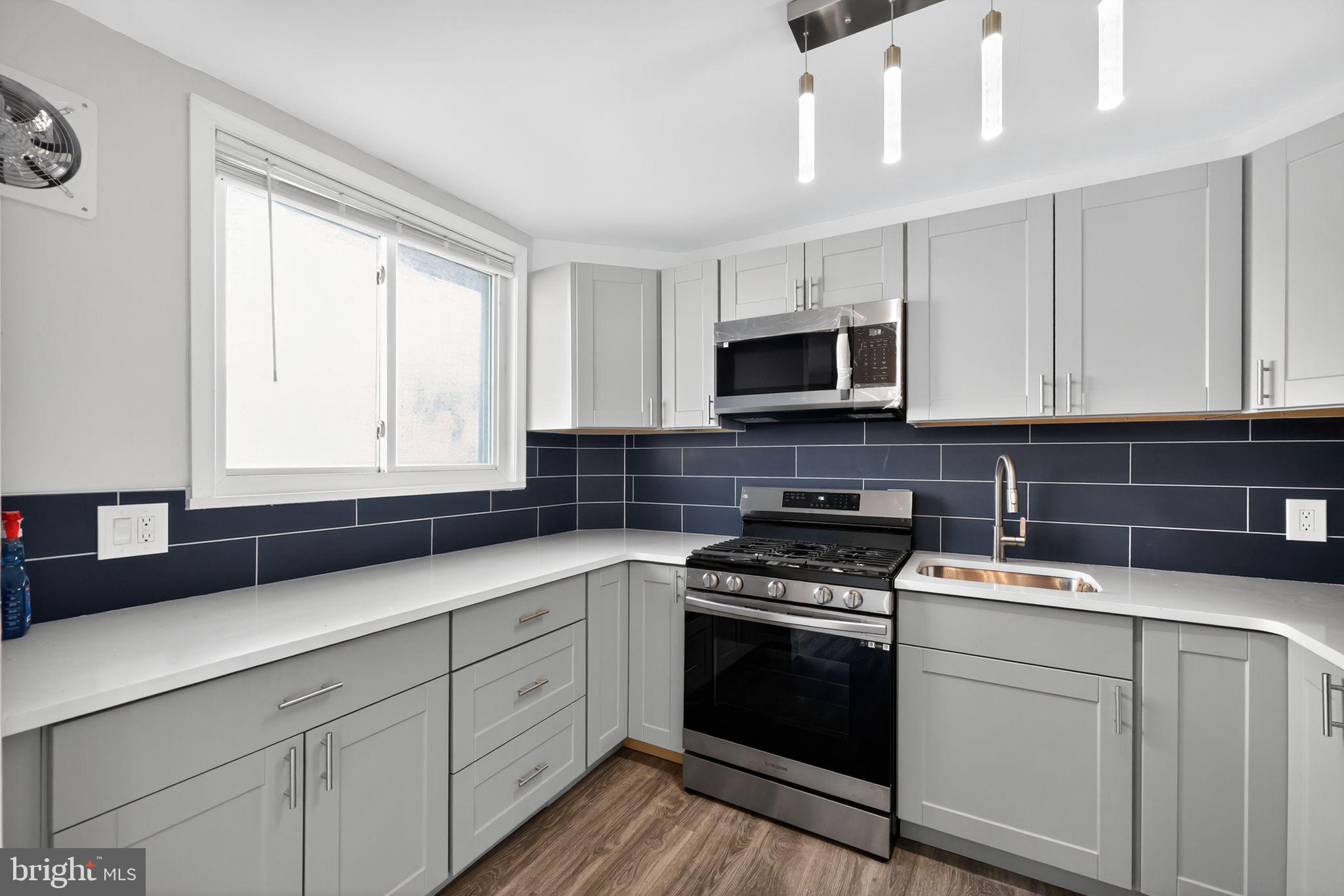 YORKTOWN - Residential