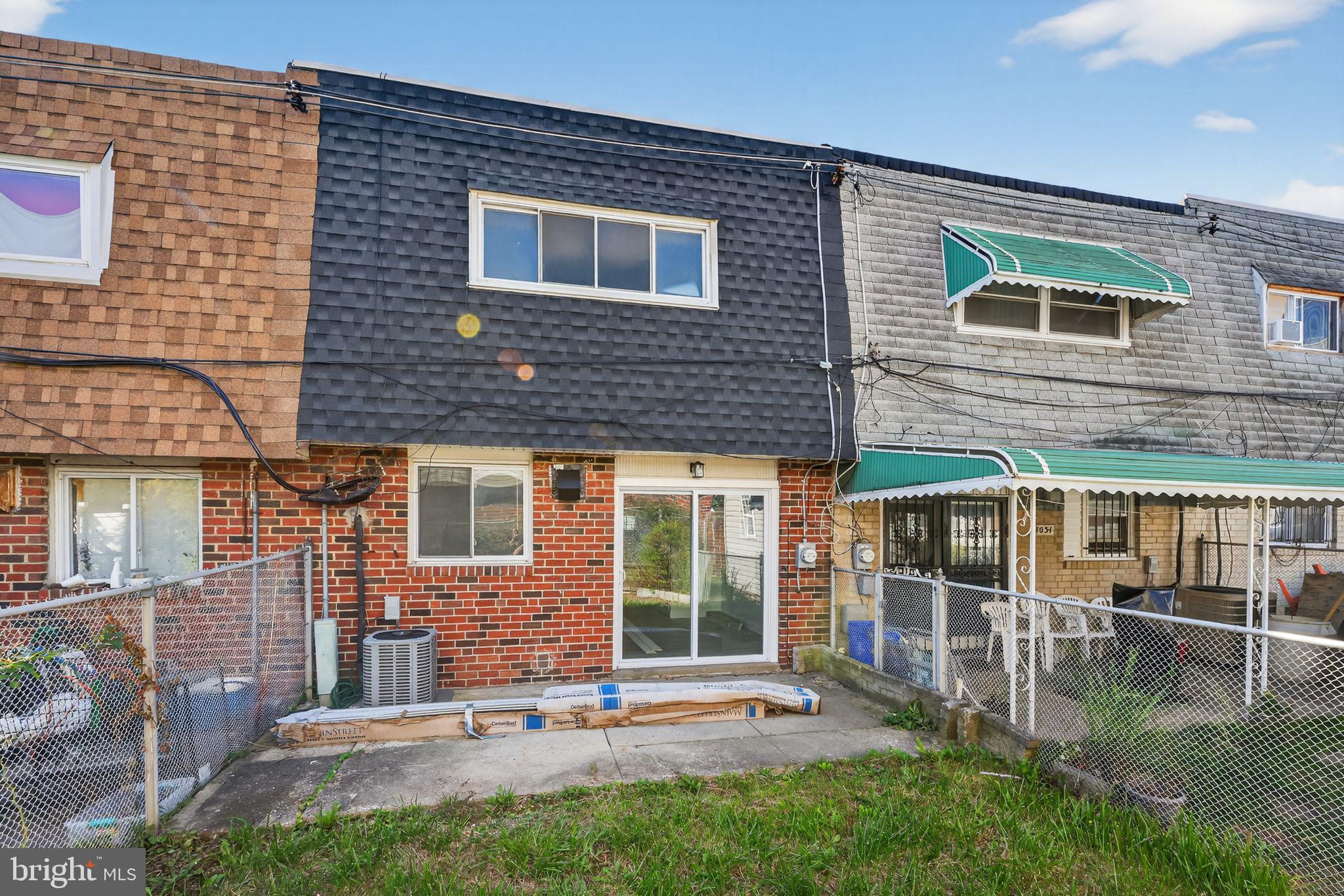 YORKTOWN - Residential