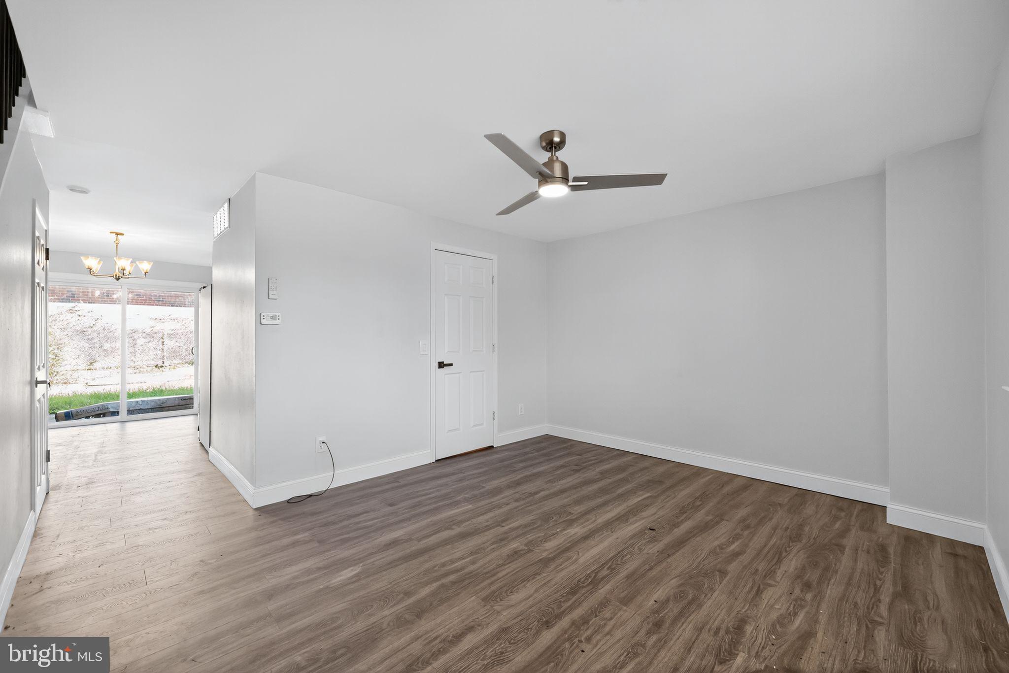 YORKTOWN - Residential