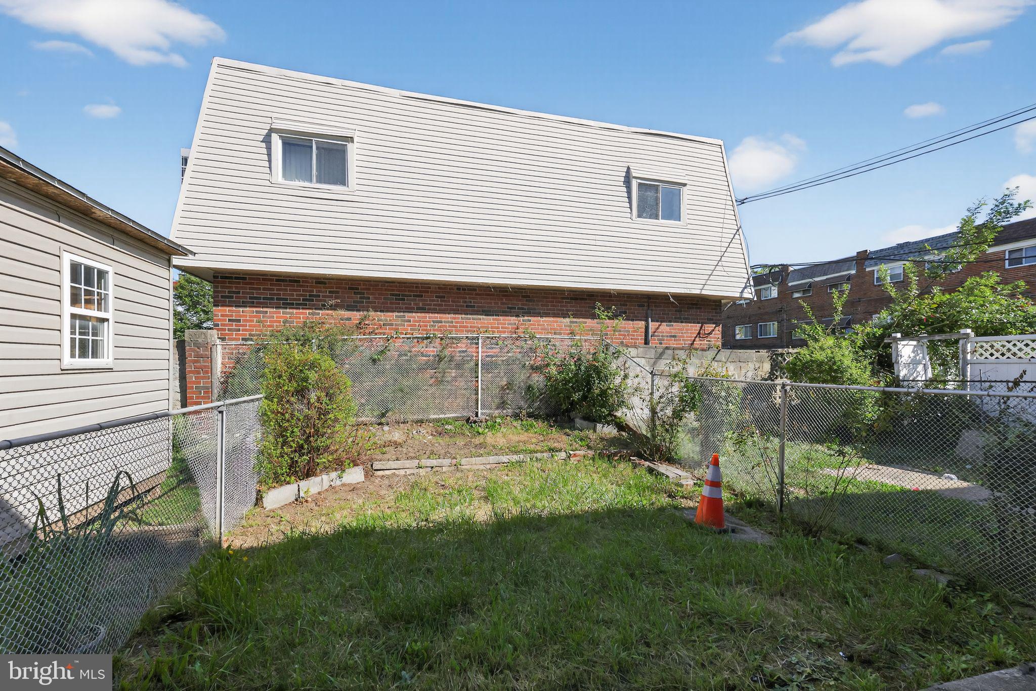 YORKTOWN - Residential