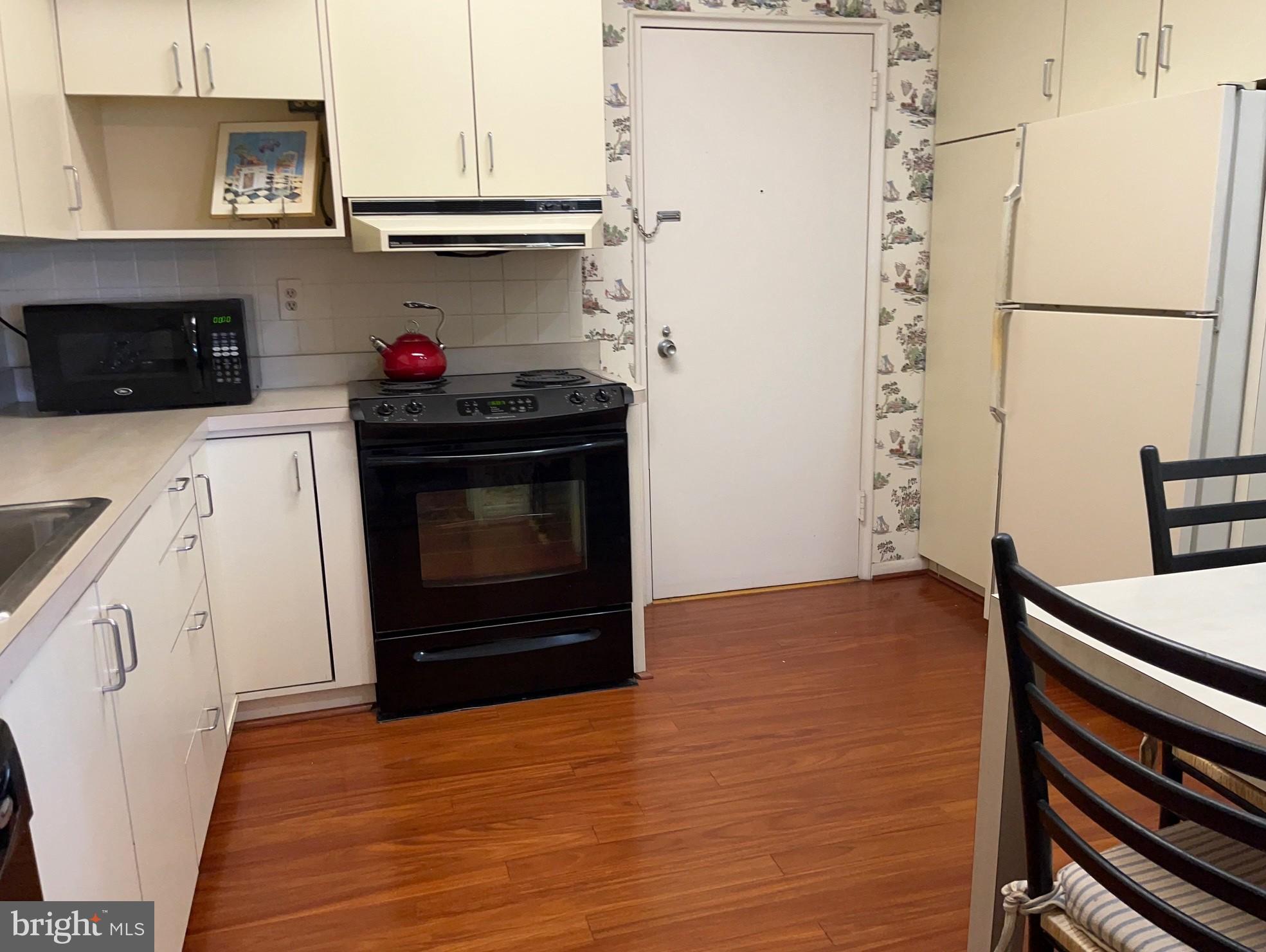 11 SLADE AVENUE 603