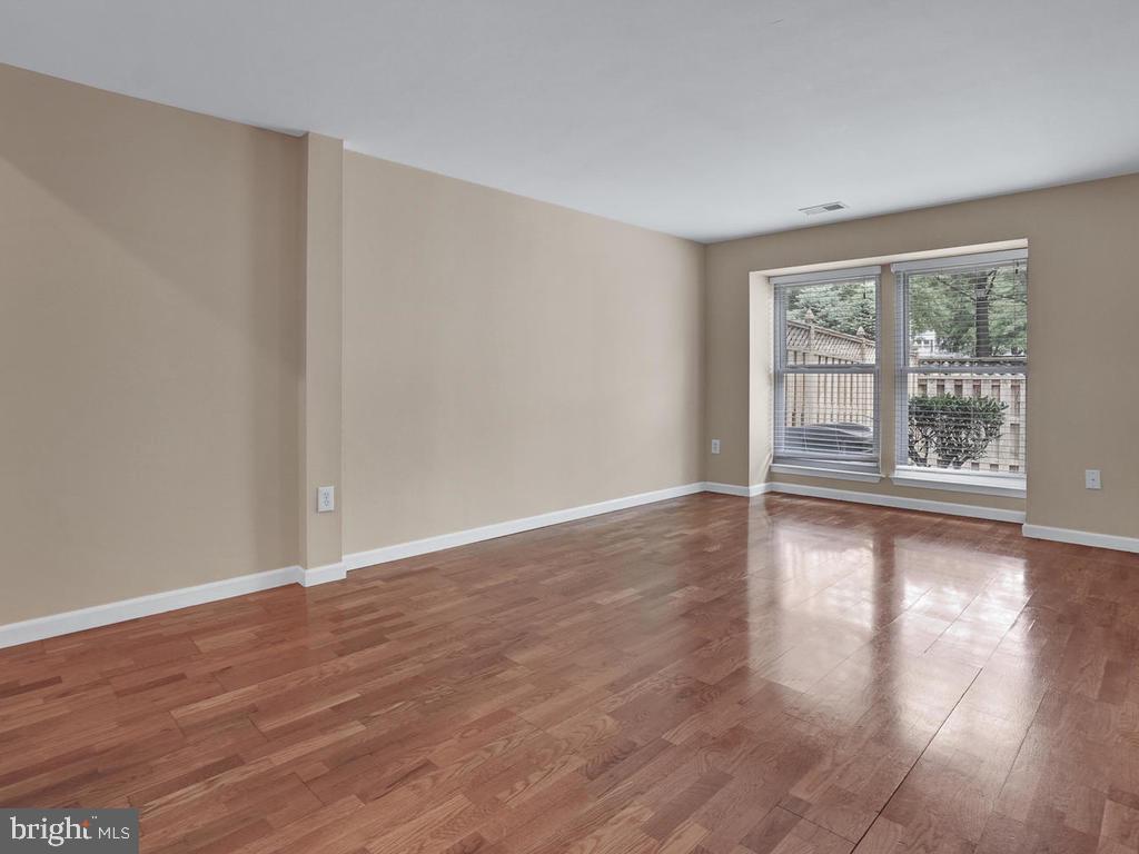 CHURCHILL TOWN - Residential Lease