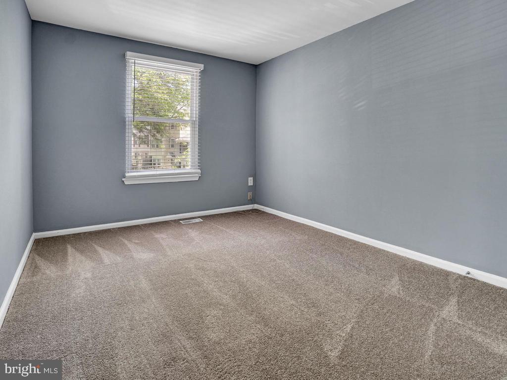 CHURCHILL TOWN - Residential Lease