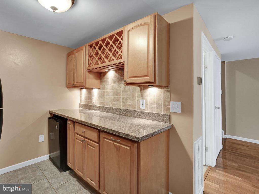 CHURCHILL TOWN - Residential Lease