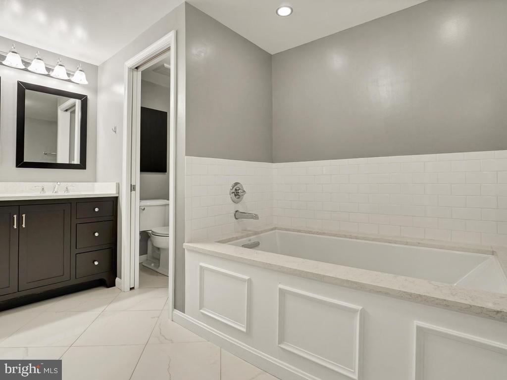 CHURCHILL TOWN - Residential Lease