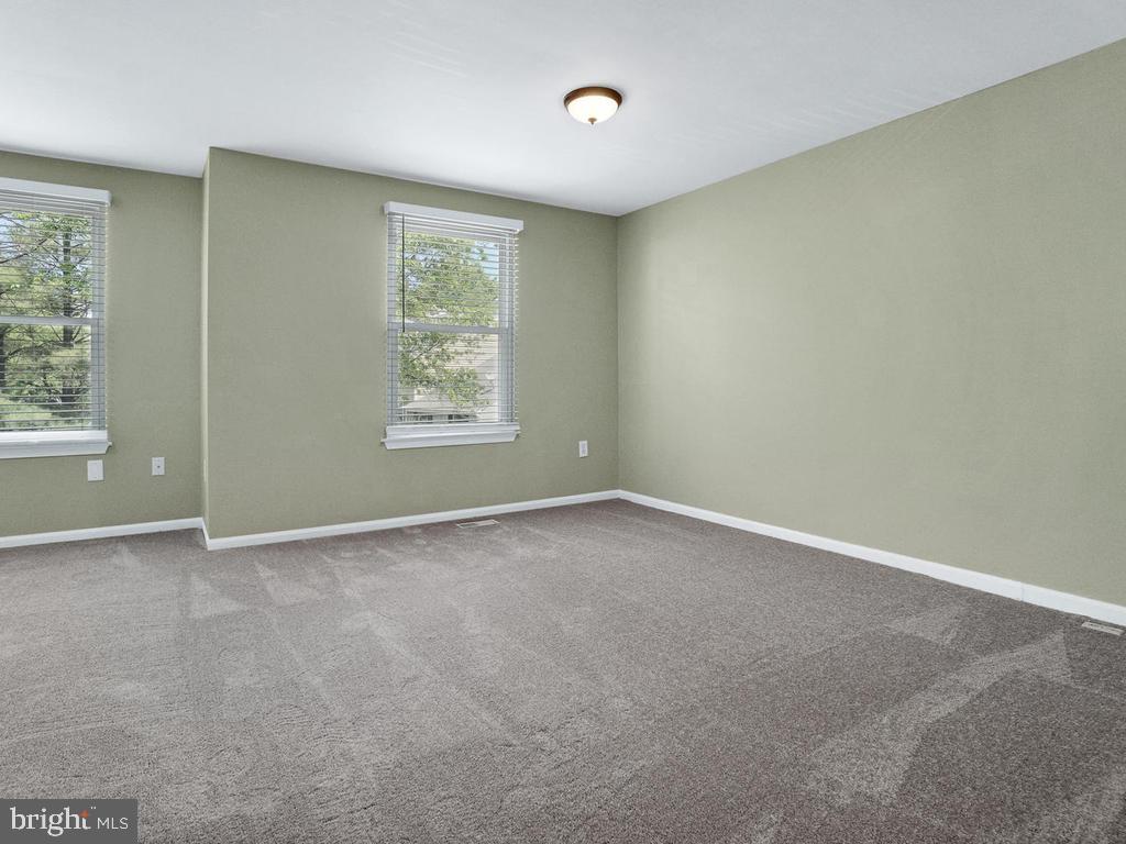 CHURCHILL TOWN - Residential Lease