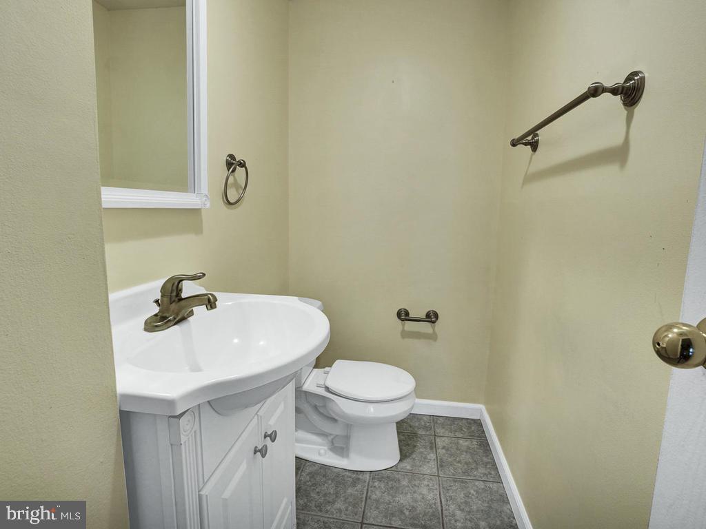 CHURCHILL TOWN - Residential Lease