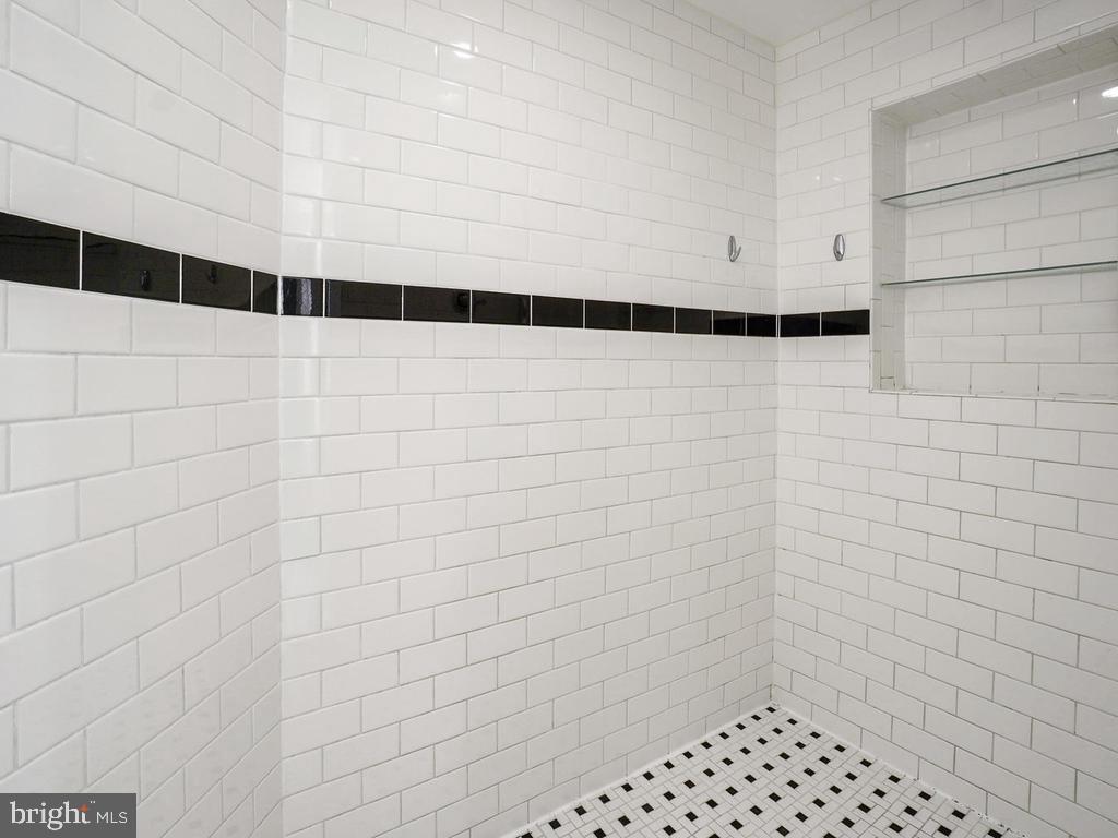 CHURCHILL TOWN - Residential Lease