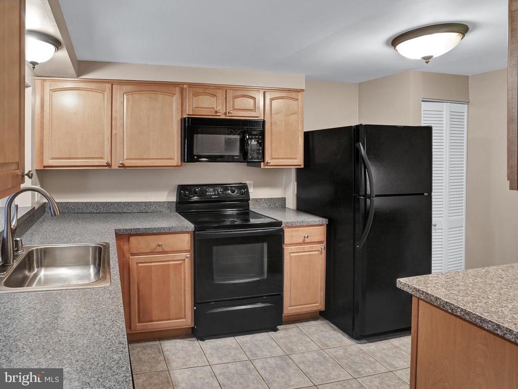 CHURCHILL TOWN - Residential Lease