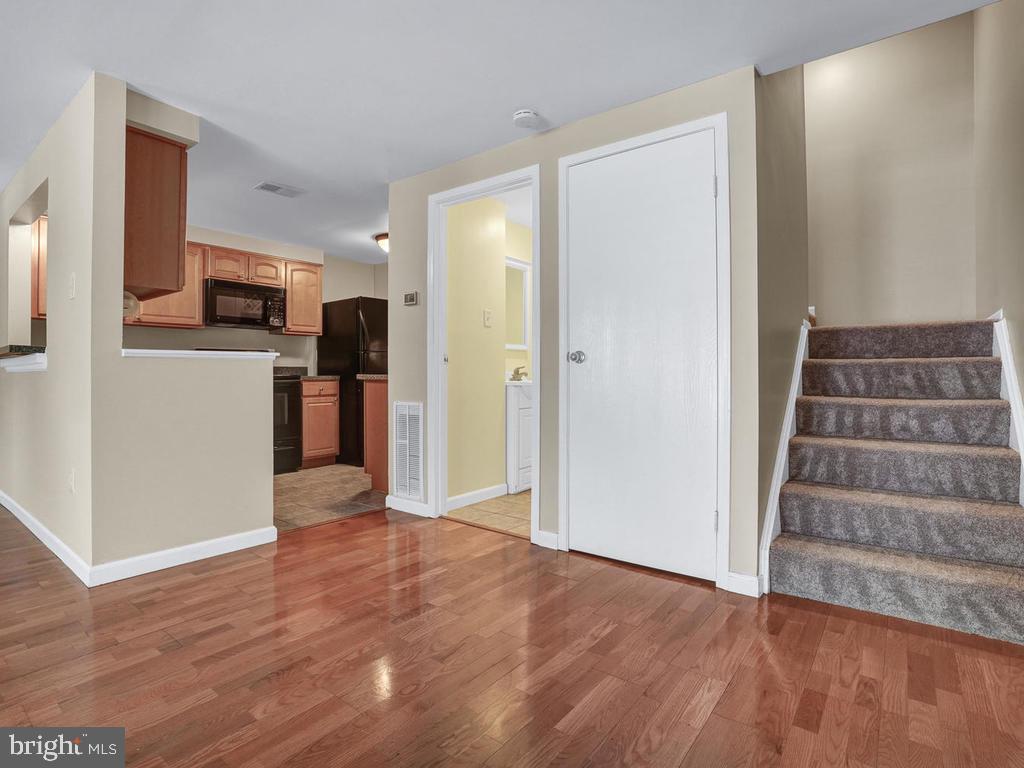 CHURCHILL TOWN - Residential Lease