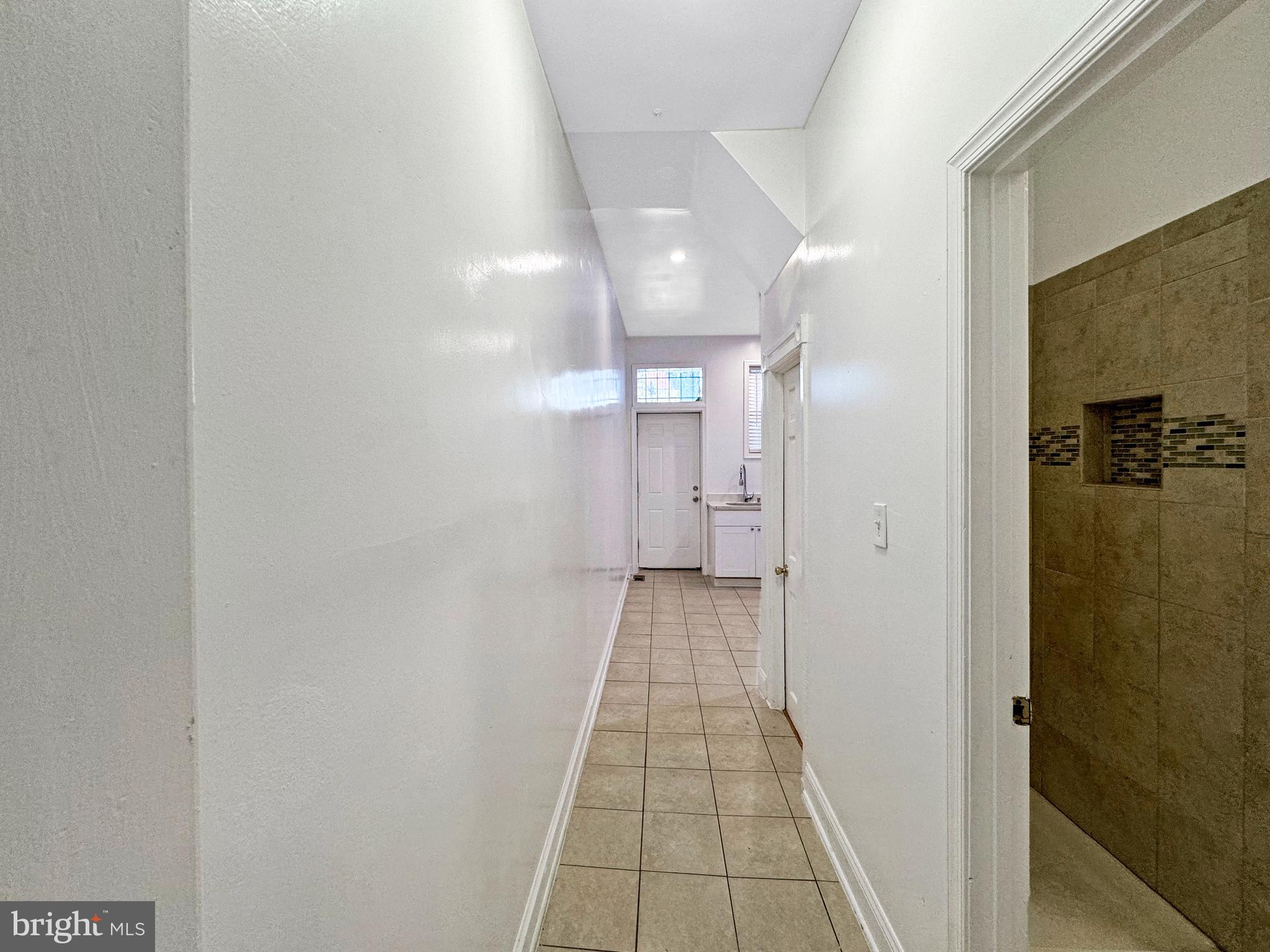 BARCLAY - Residential Lease