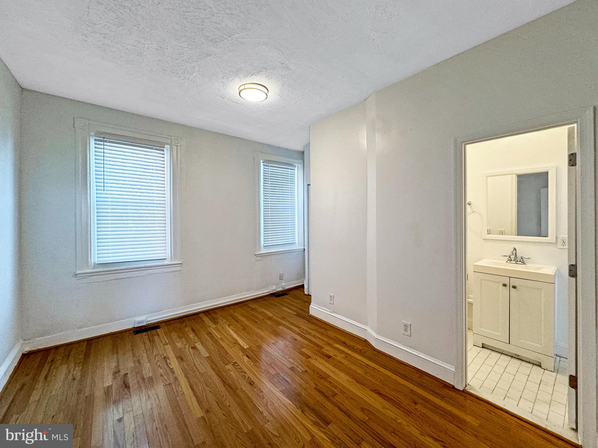 BARCLAY - Residential Lease