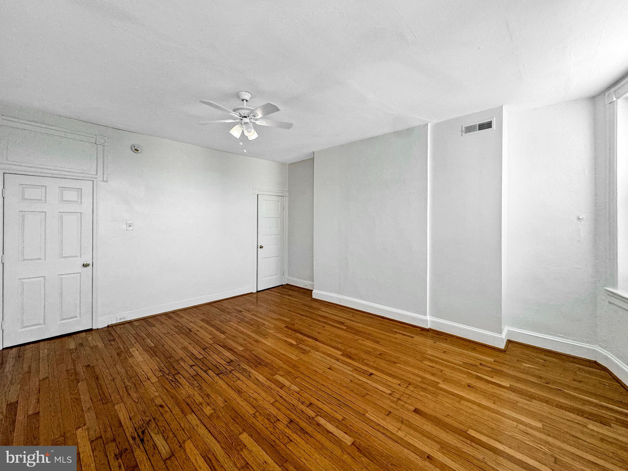 BARCLAY - Residential Lease