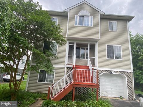 Homes For Rent - 17 Hidden Cove Court<br/> MIDDLE RIVER, MD 21220