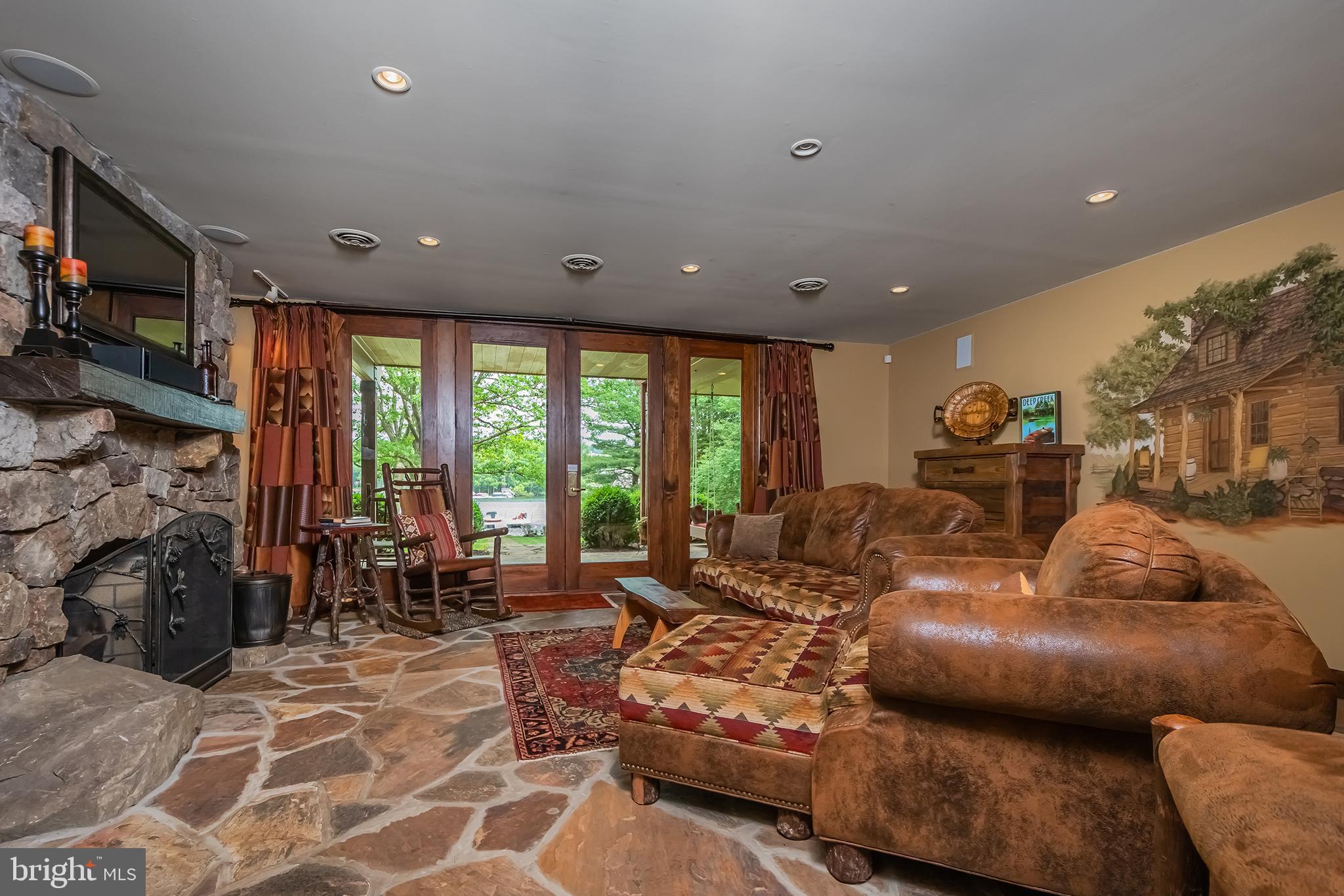 NORTH SHORE - Residential