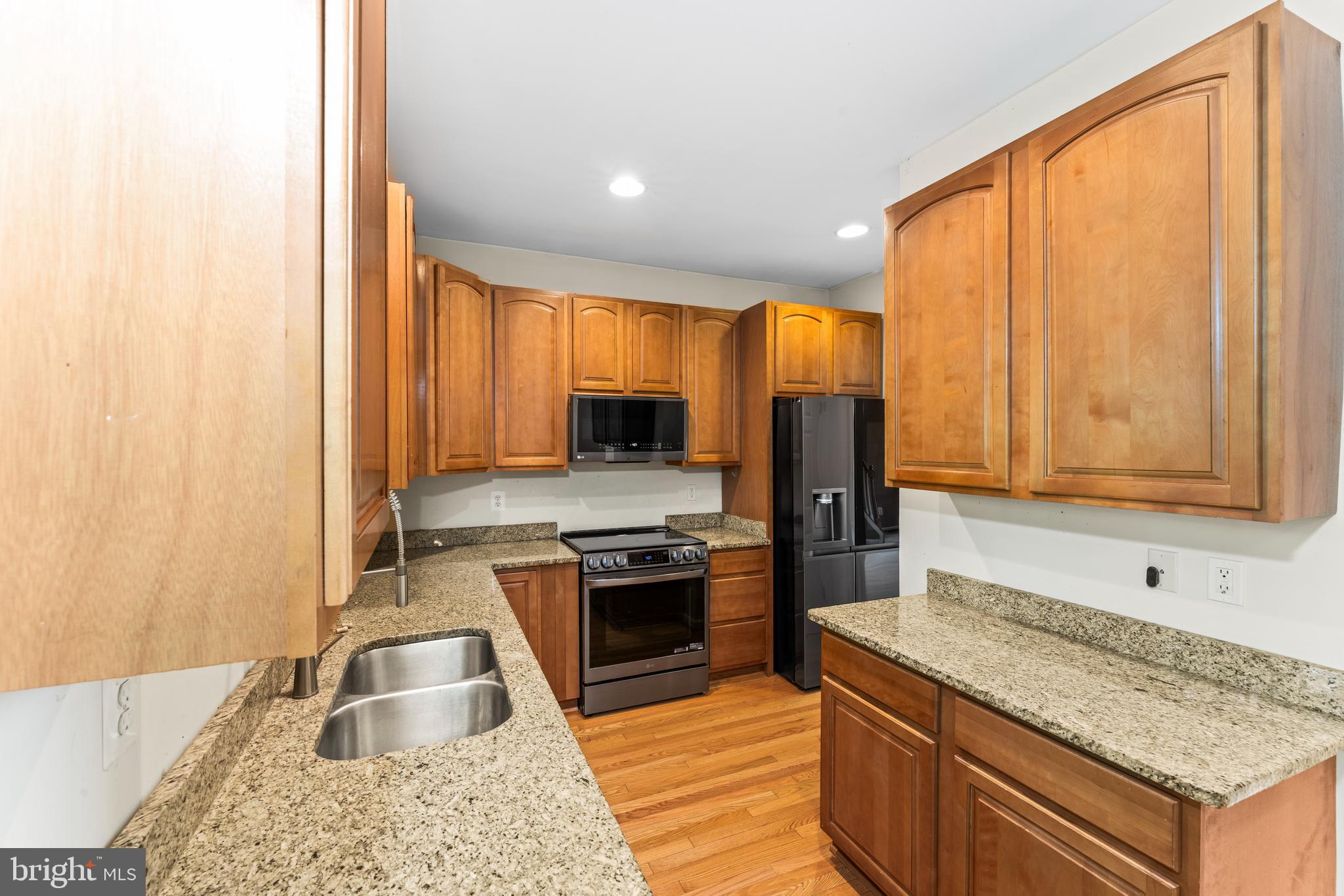 PRESIDENTIAL LAKES - Residential