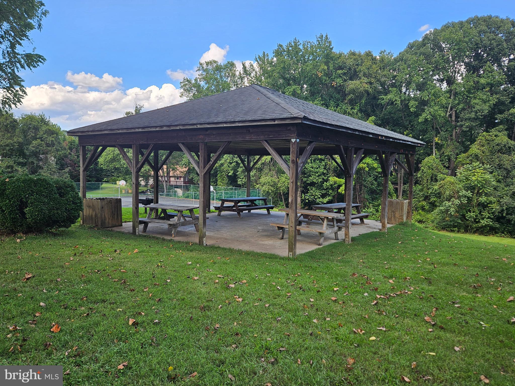 PRESIDENTIAL LAKES - Residential