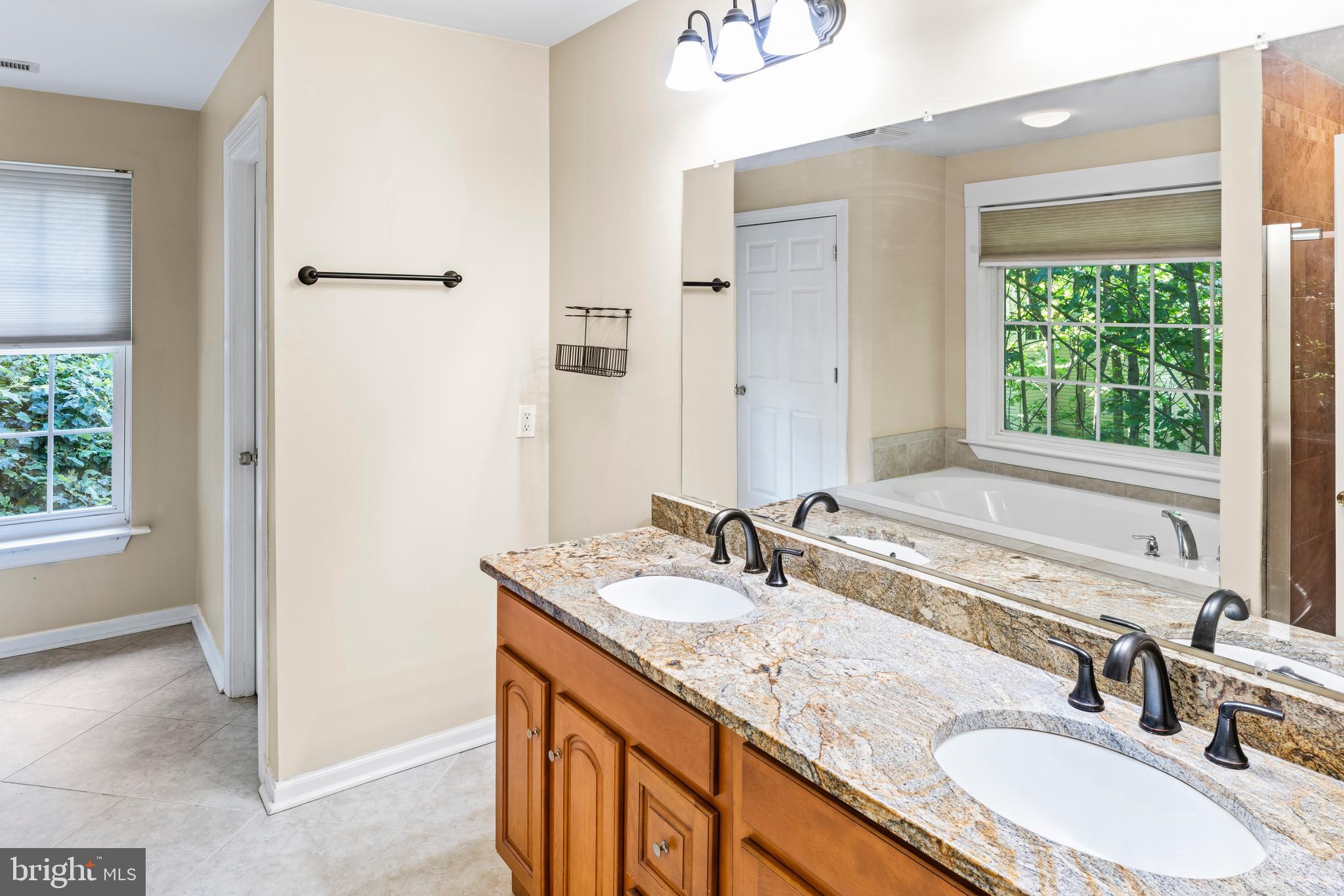 PRESIDENTIAL LAKES - Residential