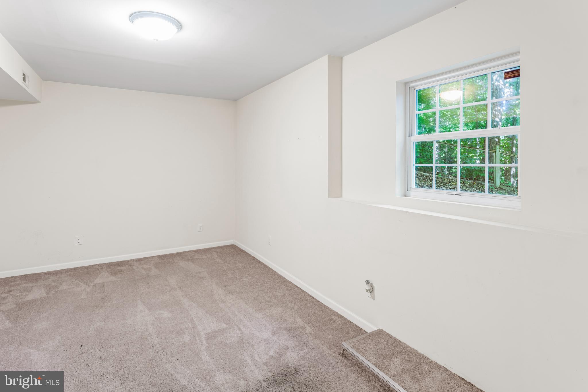 PRESIDENTIAL LAKES - Residential