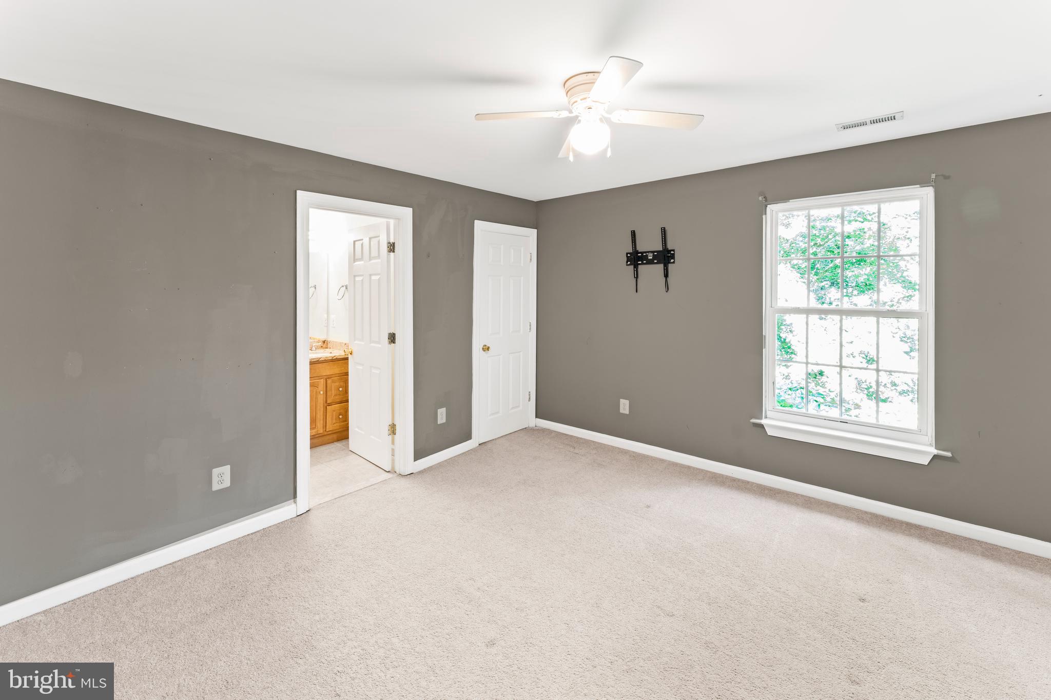 PRESIDENTIAL LAKES - Residential