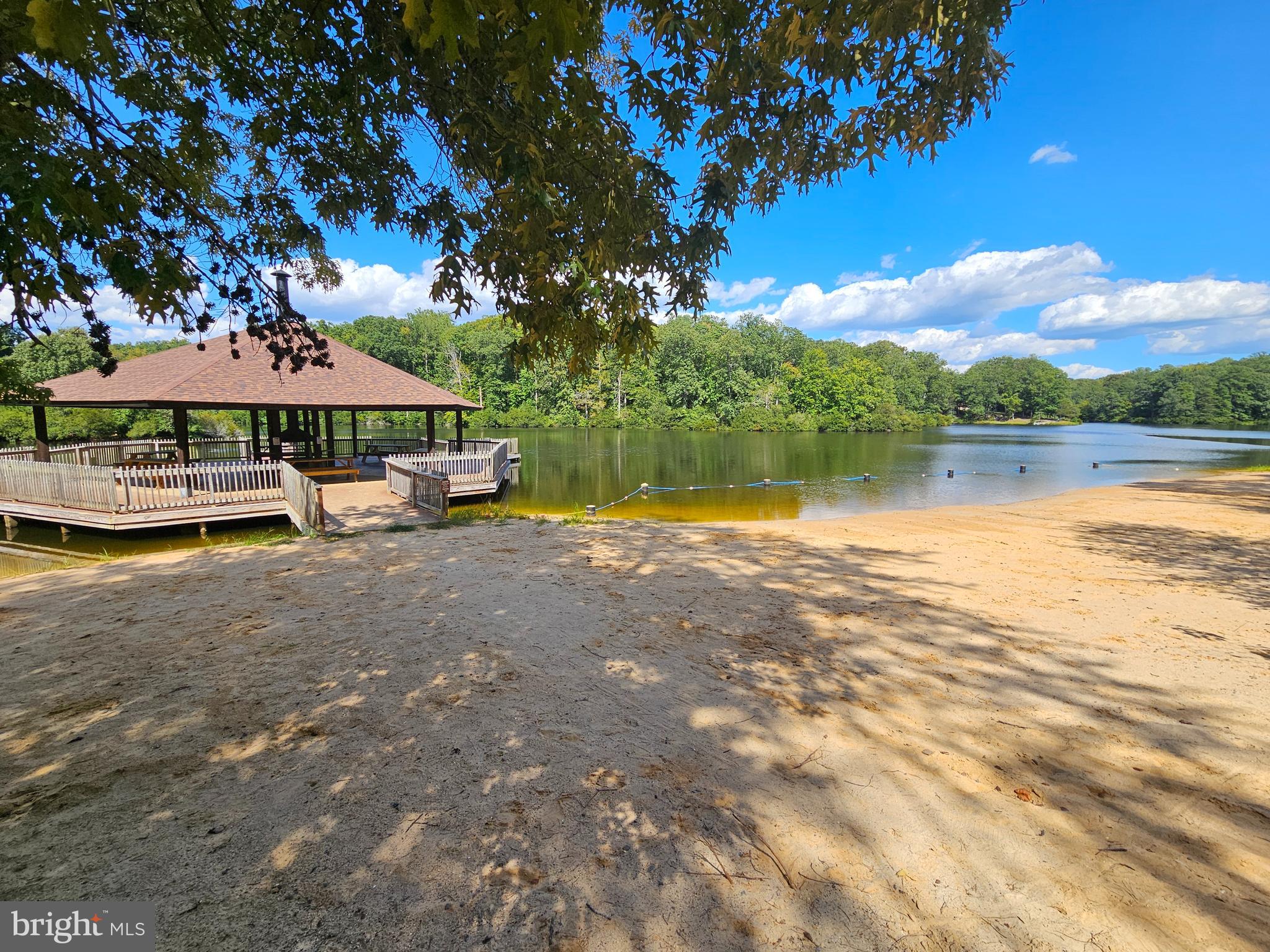 PRESIDENTIAL LAKES - Residential