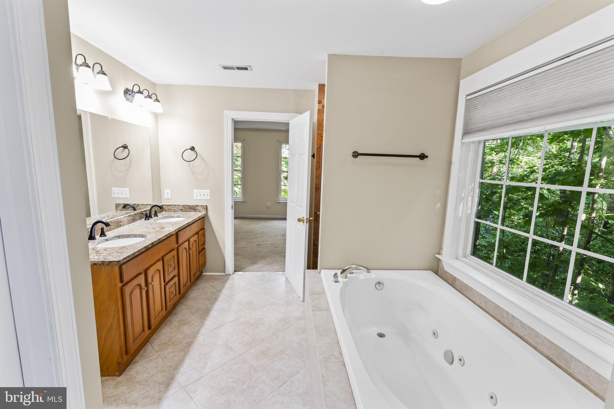 PRESIDENTIAL LAKES - Residential