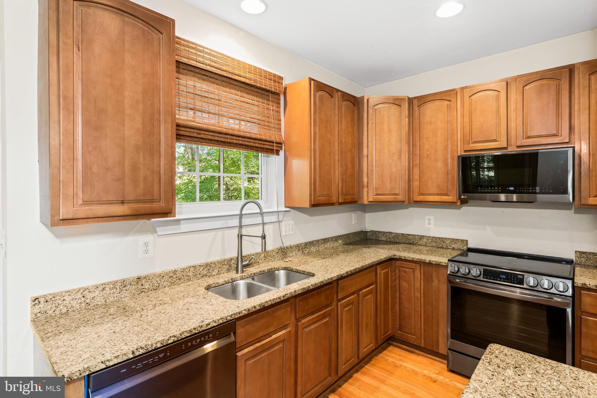 PRESIDENTIAL LAKES - Residential