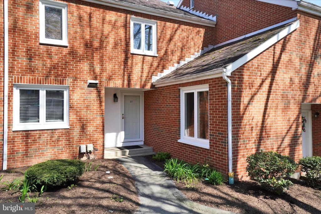 Photo of 27 DOGWOOD LN, MOUNTVILLE, PA 17554 (MLS # PALA2033472)