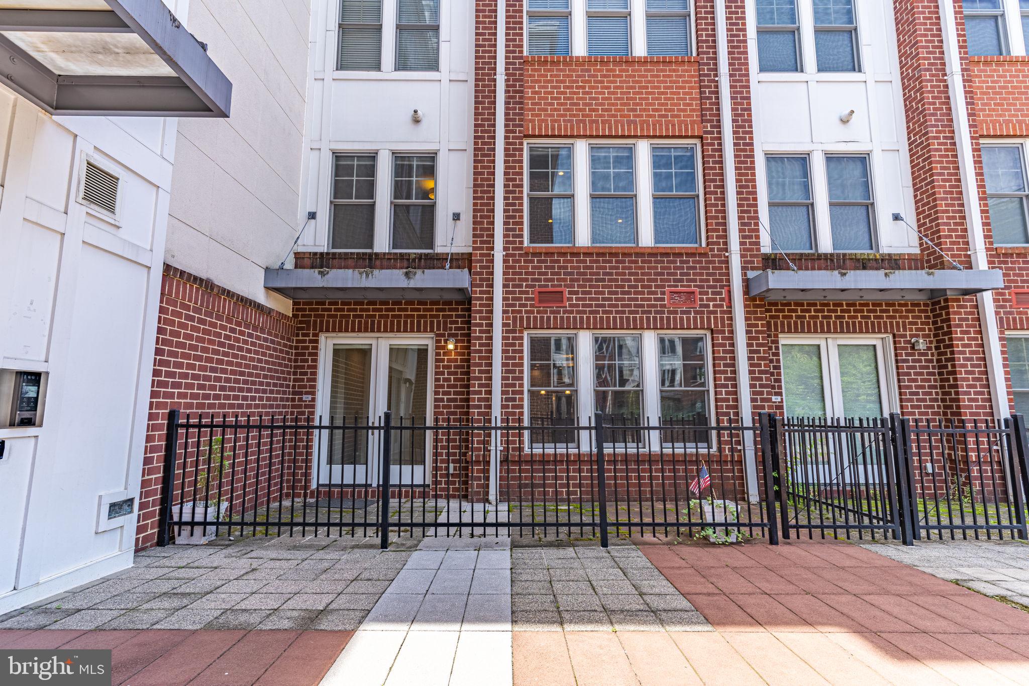 RHODES HILL SQUARE - Residential Lease