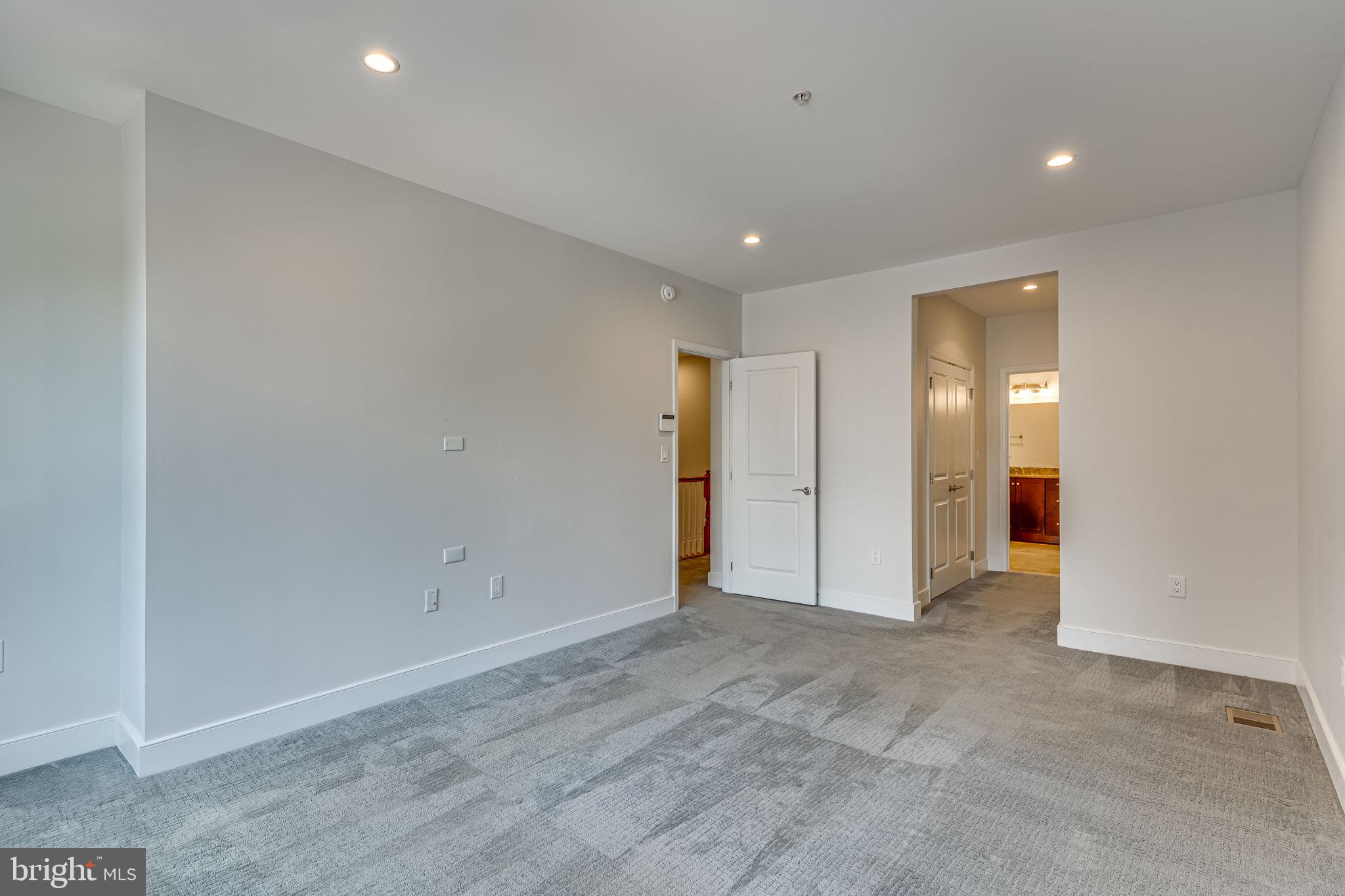 RHODES HILL SQUARE - Residential Lease