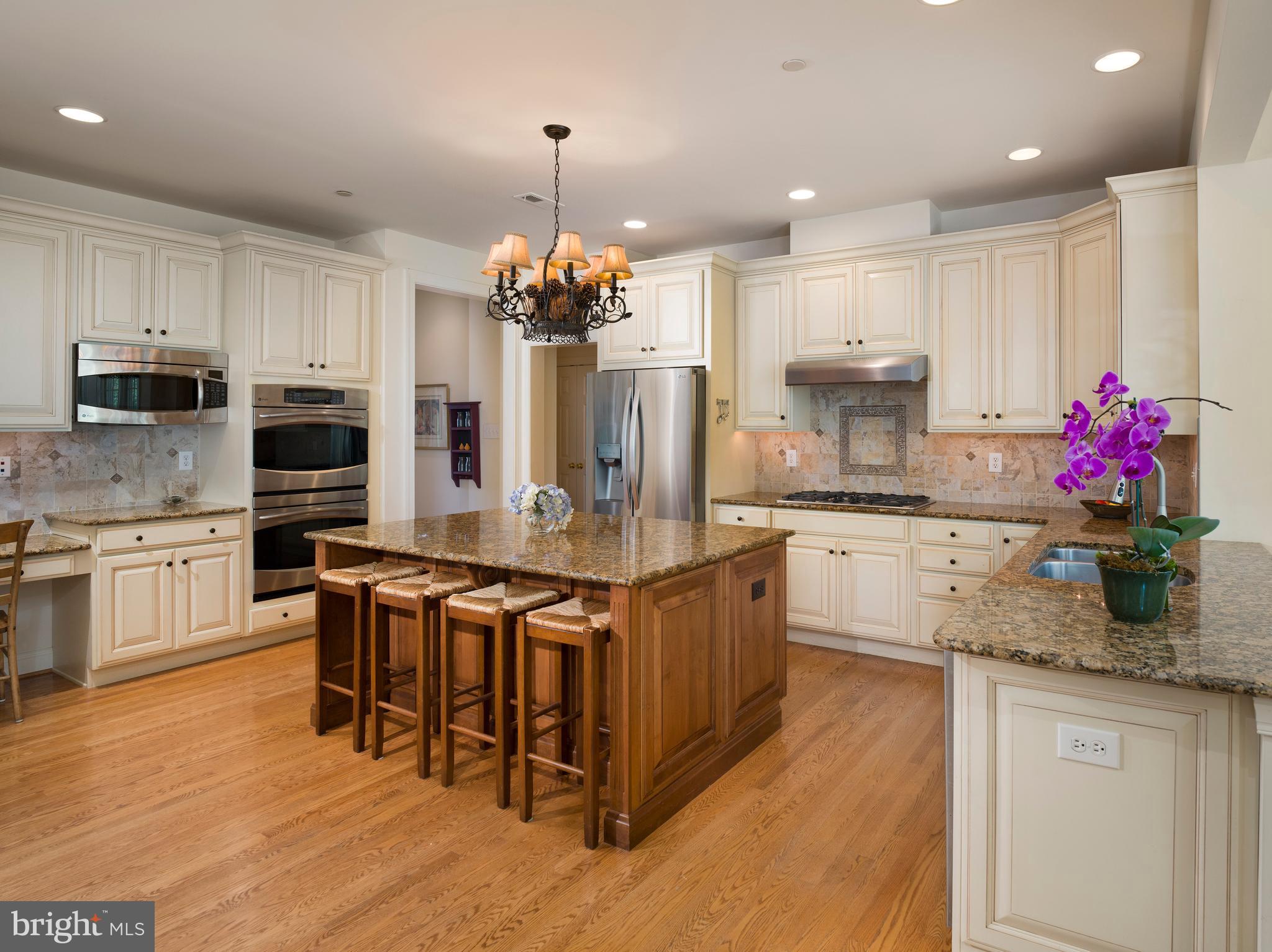 WHITEGATE - Residential