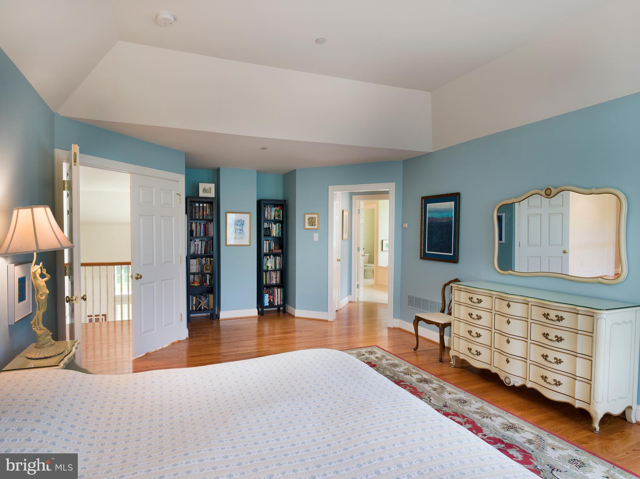 WHITEGATE - Residential